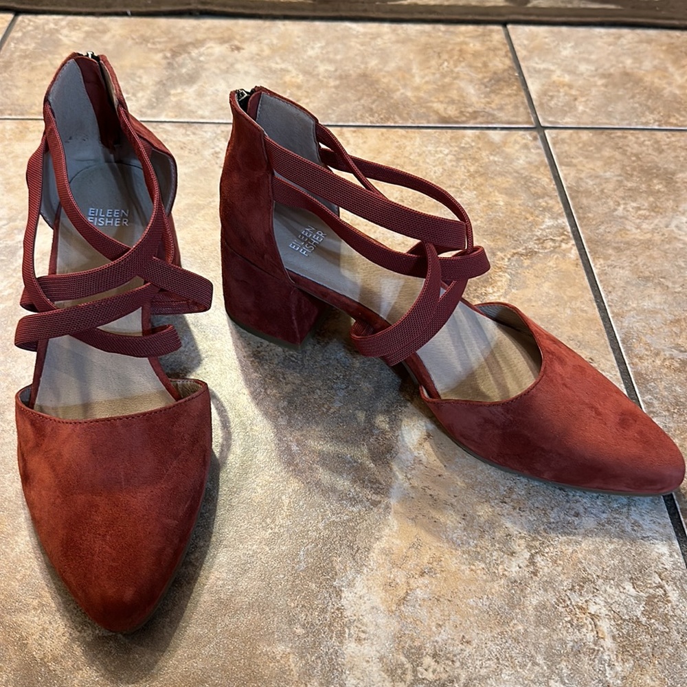 Jukebox Pump in Cayenne Eileen Fisher - Picture 2 of 9